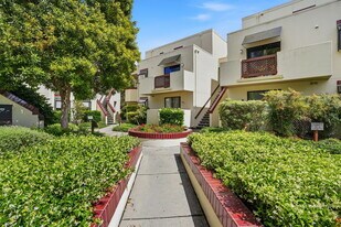 108 Shorebird Cir in Redwood City, CA - Building Photo