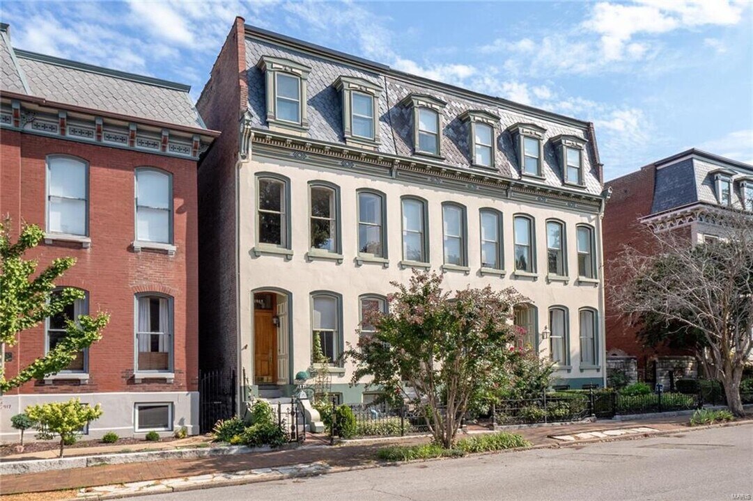 1915 Hickory St in St. Louis, MO - Building Photo