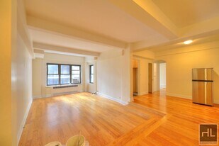 EAST 56 STREET, Unit 4A in New York, NY - Building Photo