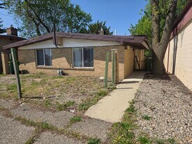 124 Lakeview Ave, Unit A Unit in Battle Creek, MI - Building Photo