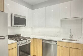 6931 N Lakewood Ave, Unit 1 in Chicago, IL - Foto de edificio - Building Photo