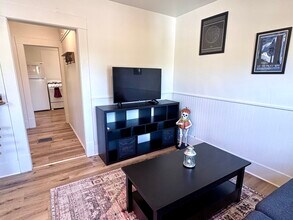 426 Leonard St NE, Unit B in Grand Rapids, MI - Building Photo - Building Photo