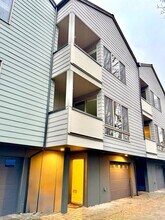 18529 Ashworth Ave N in Shoreline, WA - Building Photo - Building Photo