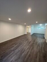 1330 N Sweetzer Ave, Unit 102 in West Hollywood, CA - Building Photo - Building Photo