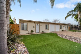 966 13th St in Imperial Beach, CA - Foto de edificio - Building Photo