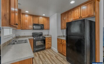 138 Weldwood Dr, Unit 138 in Lebanon, OR - Building Photo - Building Photo