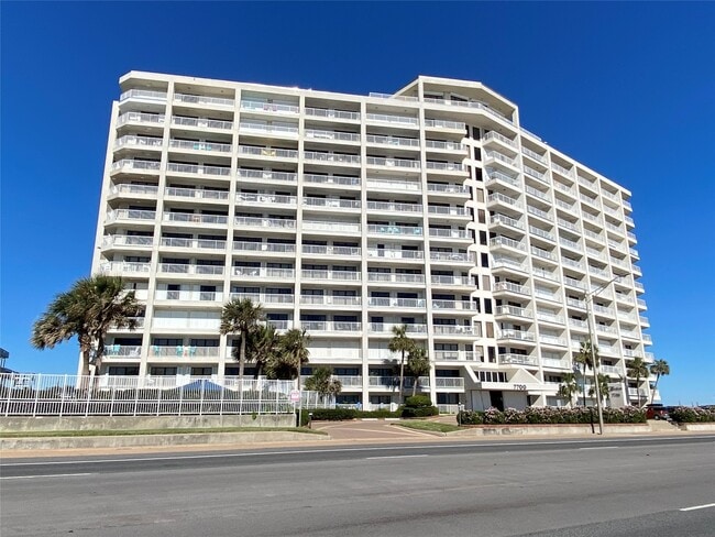 7700 Seawall Blvd in Galveston, TX - Building Photo - Building Photo