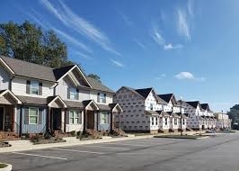 University Village at Campbell in Coats, NC - Foto de edificio