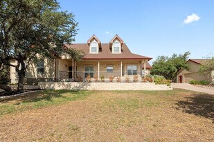 644 Newport Dr in Briarcliff, TX - Building Photo