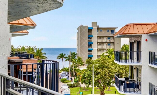 2029 N Ocean Blvd in Fort Lauderdale, FL - Building Photo - Building Photo