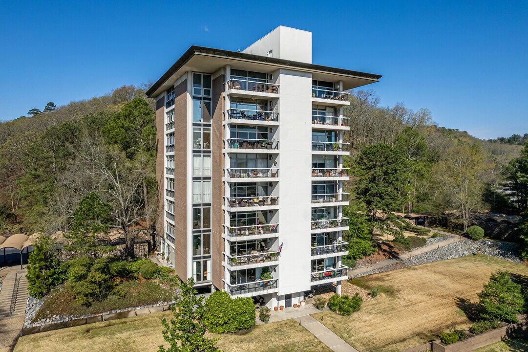 Westriver Tower in Little Rock, AR - Building Photo