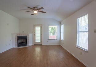 8137 Huddleston Ln in Austin, TX - Building Photo - Building Photo