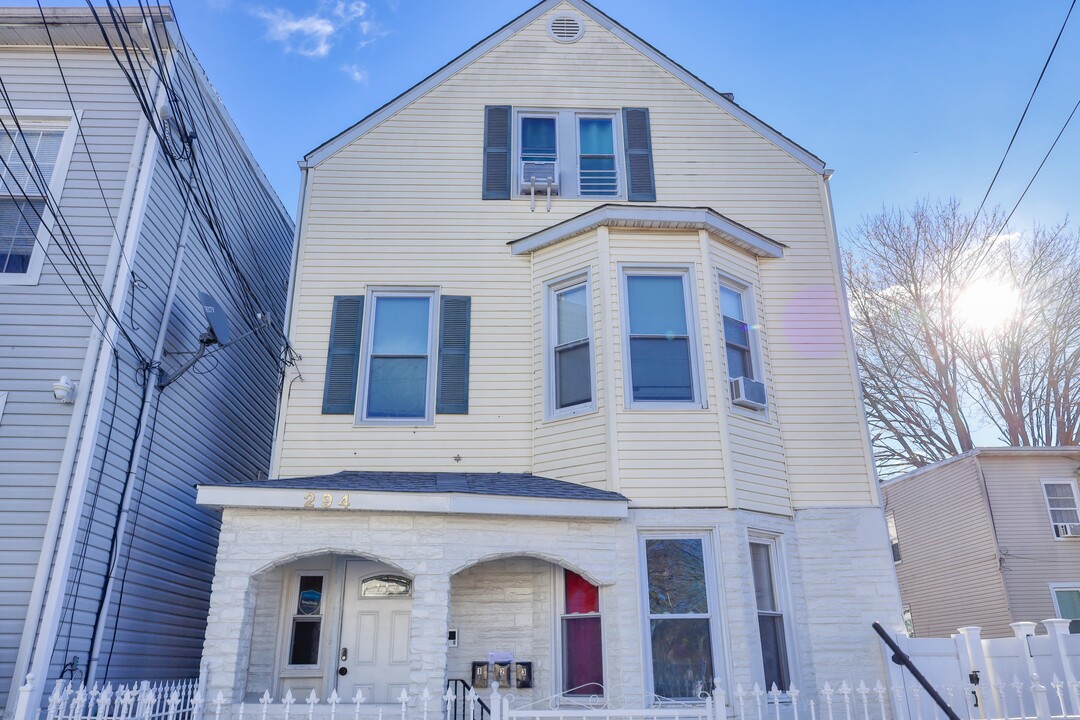 294 21st St, Unit 1 in Irvington, NJ - Building Photo