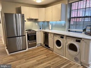 1121 Walnut St in Philadelphia, PA - Building Photo - Building Photo
