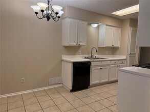 5802 Willow Branch Dr in Arlington, TX - Building Photo - Building Photo