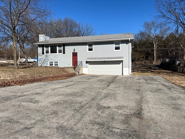 135 SE 125 Rd in Warrensburg, MO - Building Photo - Building Photo