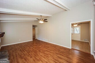 6832 Cedar Dr in Riverdale, GA - Building Photo - Building Photo