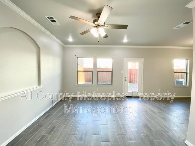 4723 Amal Saleh Dr in Irving, TX - Building Photo - Building Photo