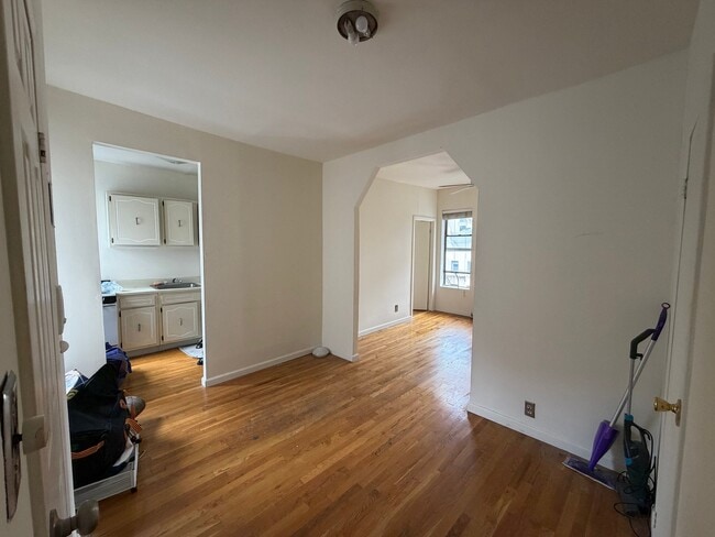 property at 328 E 14th St