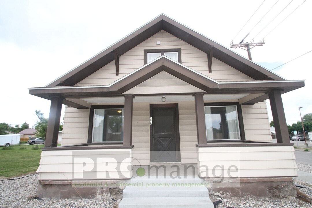 399 W 17th St in Idaho Falls, ID - Building Photo