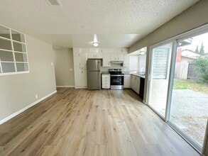 2155 Cormorant Dr in Fairfield, CA - Building Photo - Building Photo