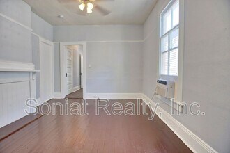 2437 Lapeyrouse St in New Orleans, LA - Building Photo - Building Photo
