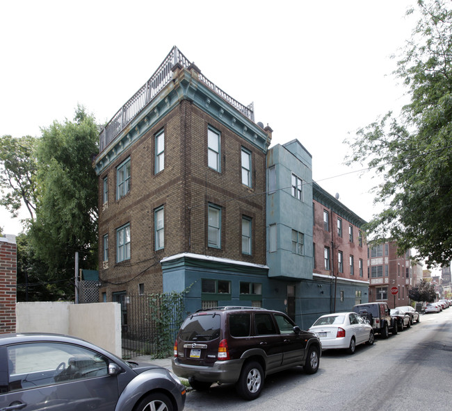 2061 Fitzwater St in Philadelphia, PA - Building Photo - Building Photo