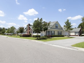 8800 Dorchester Rd in North Charleston, SC - Building Photo - Building Photo