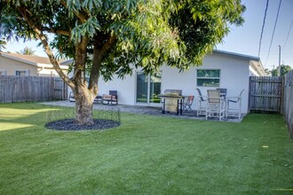 517 NW 52nd St in Boca Raton, FL - Building Photo - Building Photo