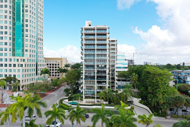 The Coconut Grove Bayshore in Miami, FL - Building Photo - Building Photo