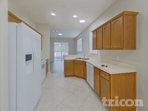 1720 Mountclair Ct in Mount Dora, FL - Foto de edificio - Building Photo