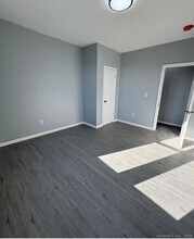 511 E Main St in Bridgeport, CT - Foto de edificio - Building Photo