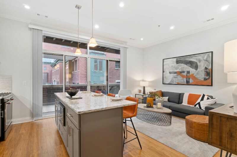 1088 W Monroe St in Chicago, IL - Building Photo