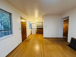 6135 Chabot Rd in Oakland, CA - Building Photo - Building Photo