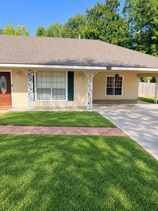 property at 1875 N Alameda Dr