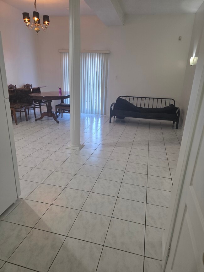 55 Tessler Cres in Brampton, ON - Building Photo - Building Photo