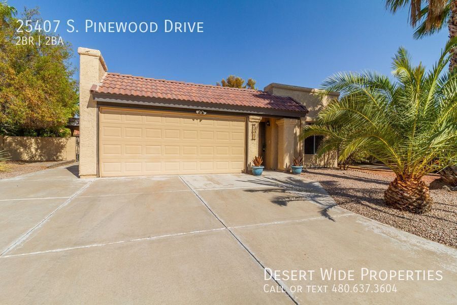 25407 S Pinewood Dr in Sun Lakes, AZ - Foto de edificio