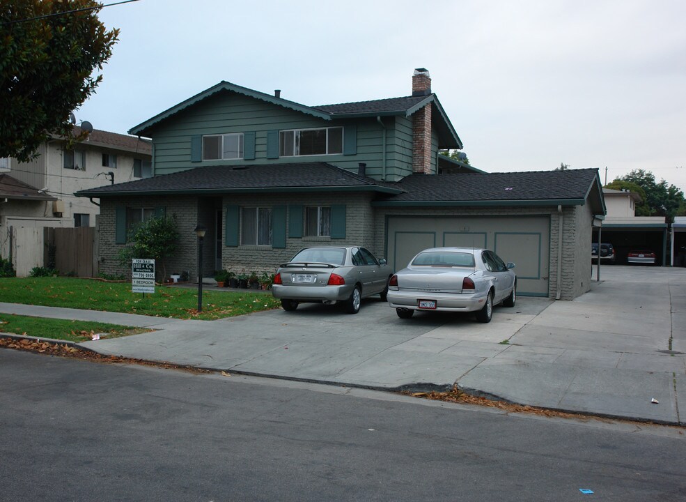 542 Columbia Ave in Sunnyvale, CA - Foto de edificio