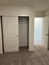 329 Shafer Ave, Unit Room 3 in Merced, CA - Building Photo - Building Photo
