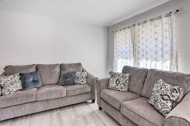 6832 Woodmeadow Dr in Toledo, OH - Building Photo - Building Photo