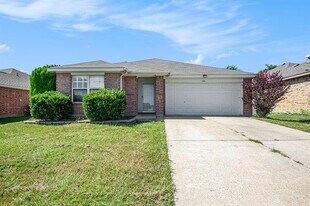 836 Cedar Ridge Ln in Burleson, TX - Building Photo