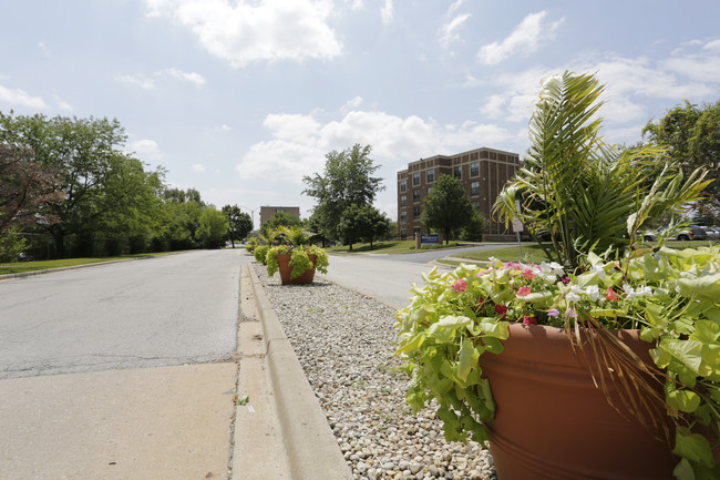 Carriage Creek Apartments in Richton Park, IL - Foto de edificio - Building Photo