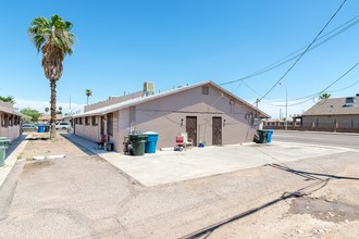 Alicia Apartments in Phoenix, AZ - Building Photo - Building Photo