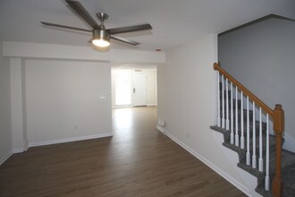 9021 E 85 St in Raytown, MO - Building Photo - Building Photo