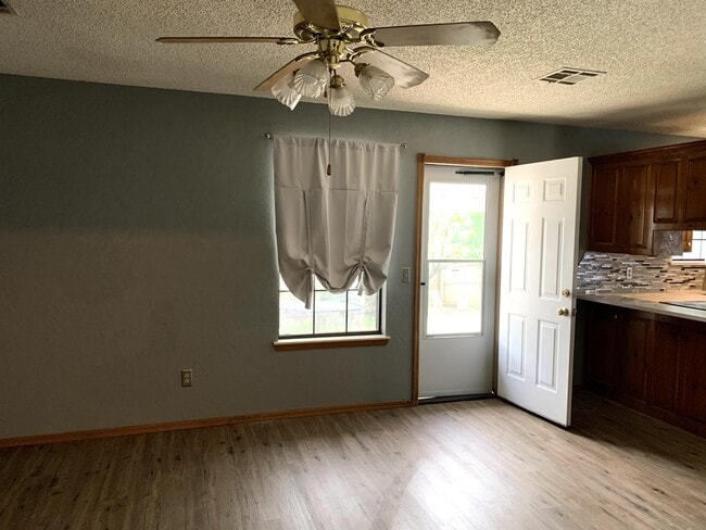 649 Fire Light Dr in Moore, OK - Building Photo - Building Photo