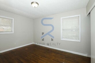 722 Tara Cir SE in Atlanta, GA - Building Photo - Building Photo