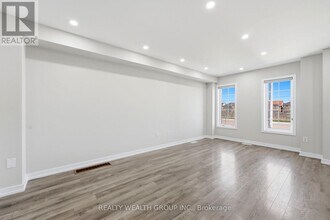 112 Golden Springs Dr in Brampton, ON - Building Photo - Building Photo