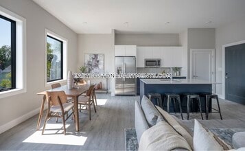 656 Saratoga St-Unit -313 in Boston, MA - Building Photo - Building Photo