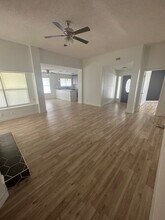 7948 Corona Rdg in San Antonio, TX - Building Photo - Building Photo