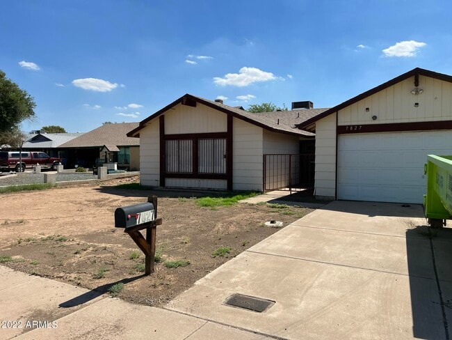 7827 W College Dr in Phoenix, AZ - Building Photo - Building Photo